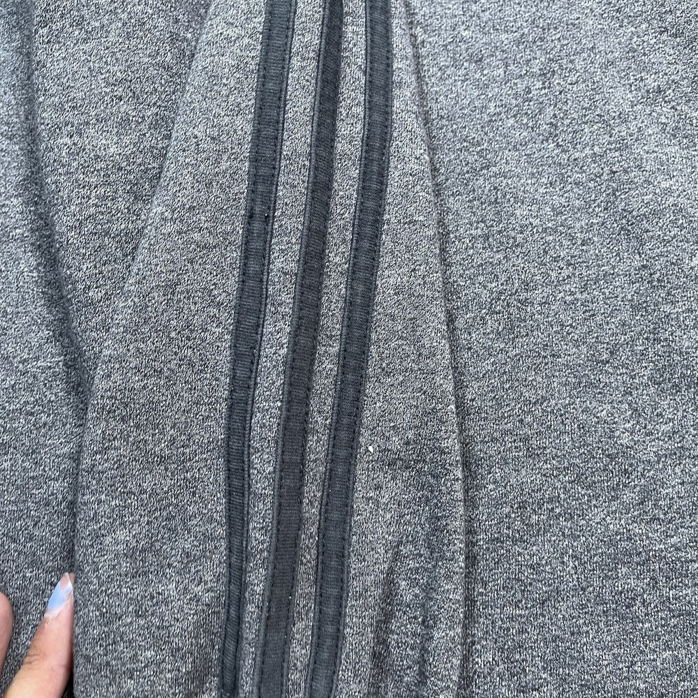 Vtg Adidas Women's Gray V Neck Pullover Sweatshirt Black Logo Size Large Boxy - Picture 8 of 9